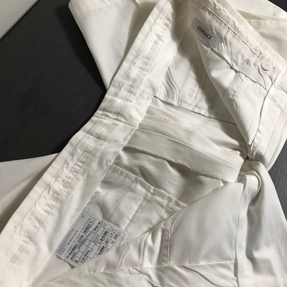 Men’s VERSACE shorts - Picture 6 of 8